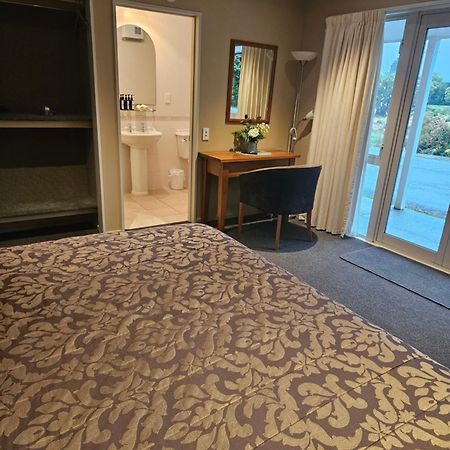 Misty Peaks Guesthouse フォックス・グレイシャー エクステリア 写真