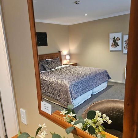 Misty Peaks Guesthouse フォックス・グレイシャー エクステリア 写真