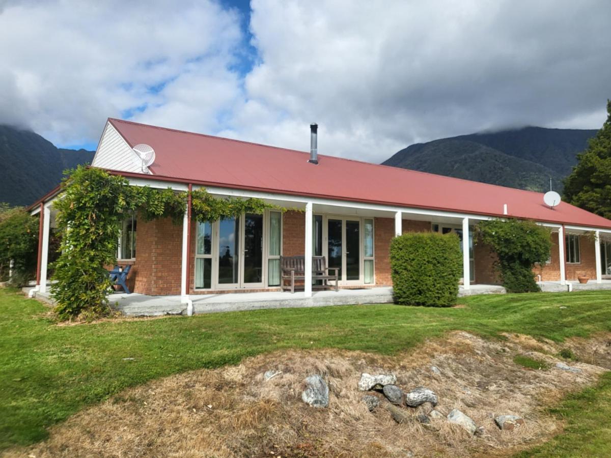 Misty Peaks Guesthouse フォックス・グレイシャー エクステリア 写真